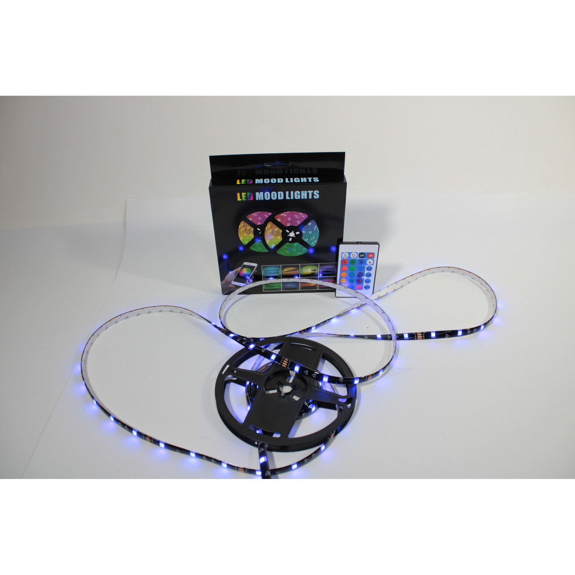 BANDA LED 5M CU TELECOMANDA + BLUETOOTH (1/100)