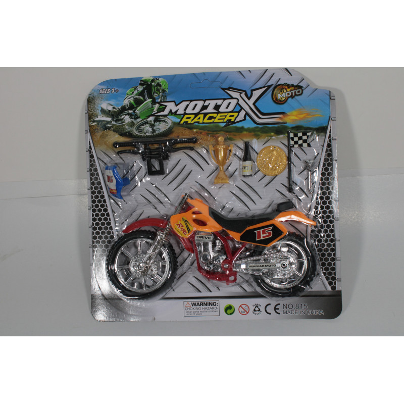 MOTOCICLETA CU ACCESORII LA TIPLA 815 (72/144)