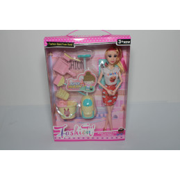 PAPUSA CU ACCESORII CURATENIE LA CUTIE 323 (1/144)